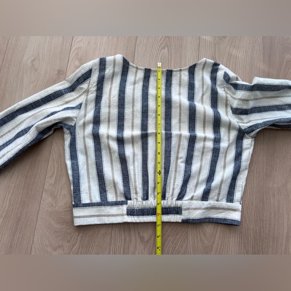 Renuar linen cropped wrap style 3/4 sleeves top - Picture 5 of 8